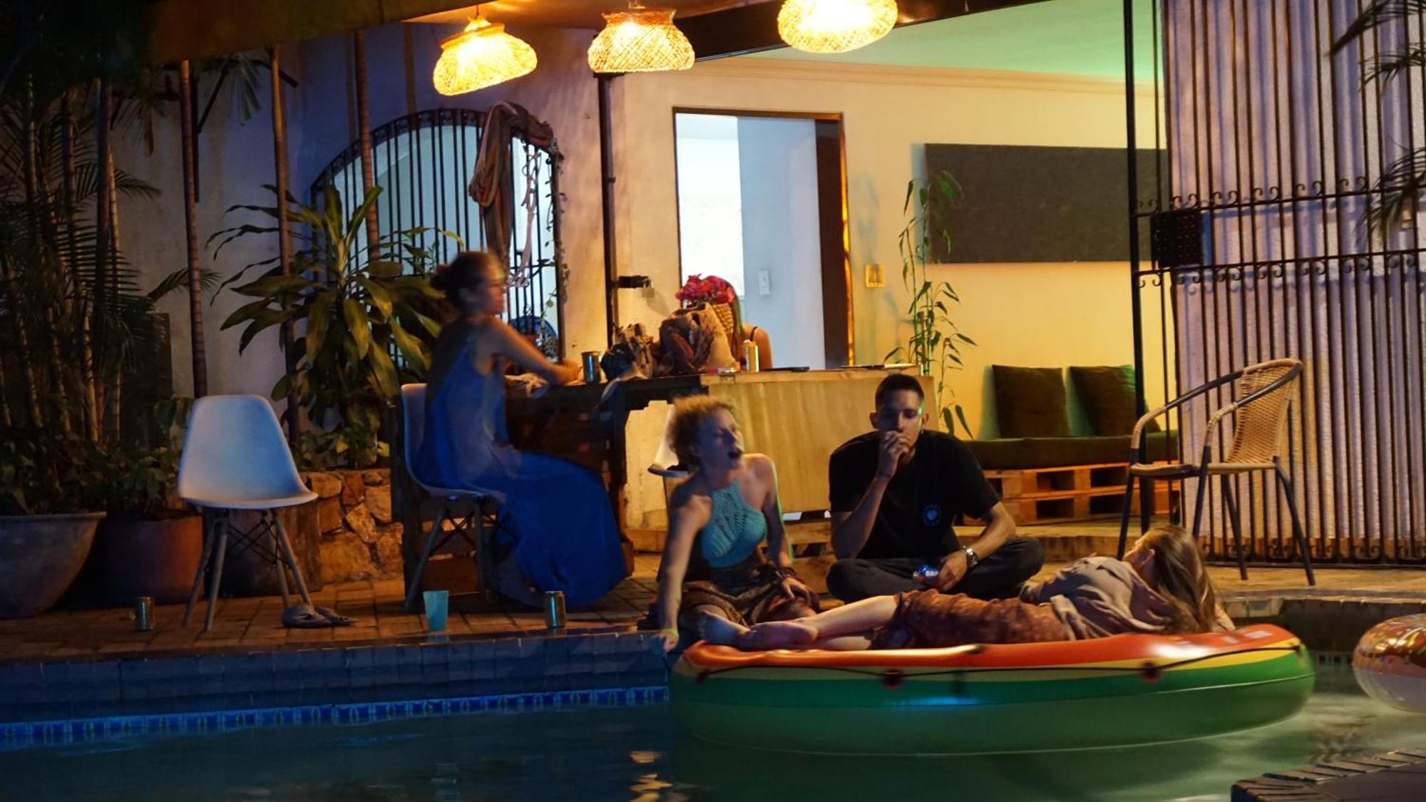Casa Arq Hostal Кали Екстериор снимка