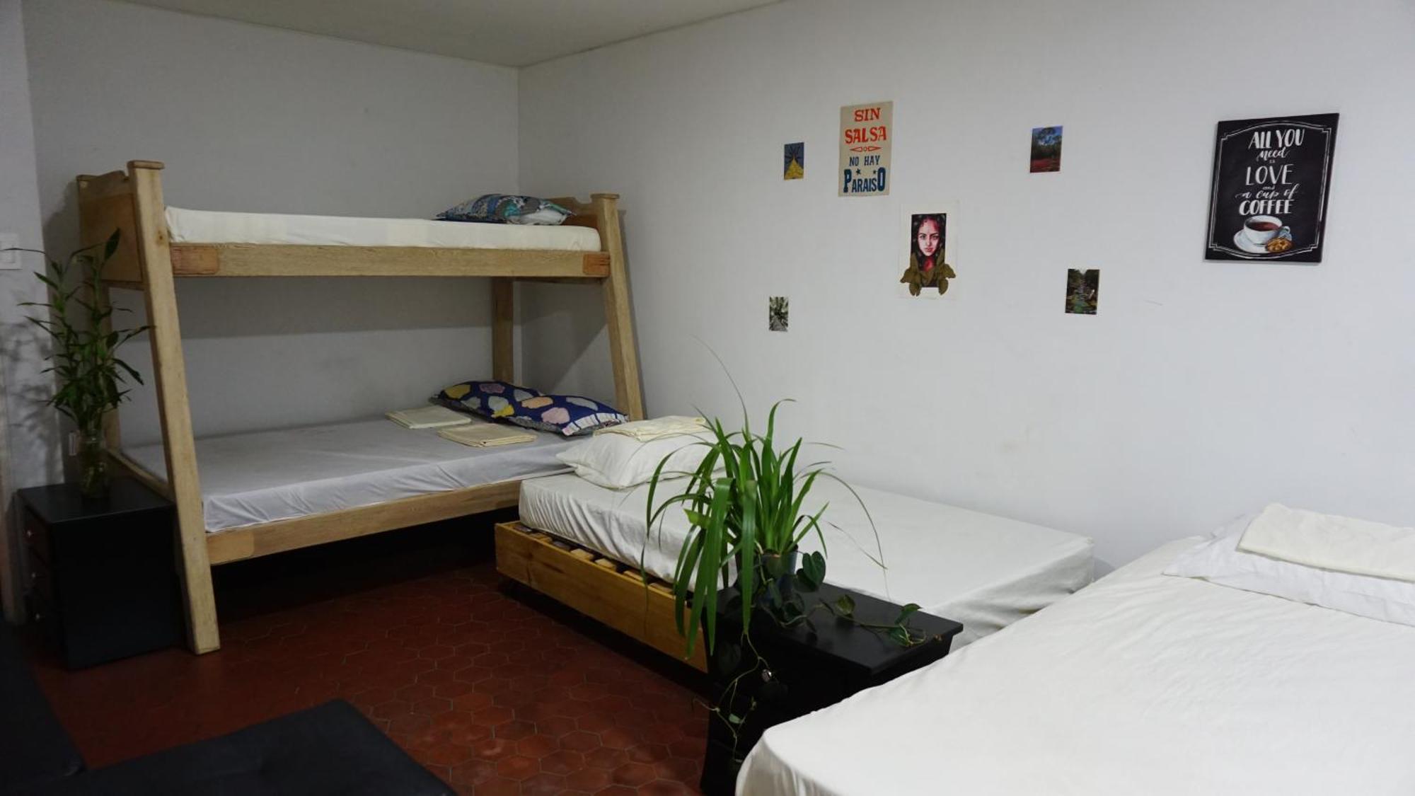 Casa Arq Hostal Кали Екстериор снимка