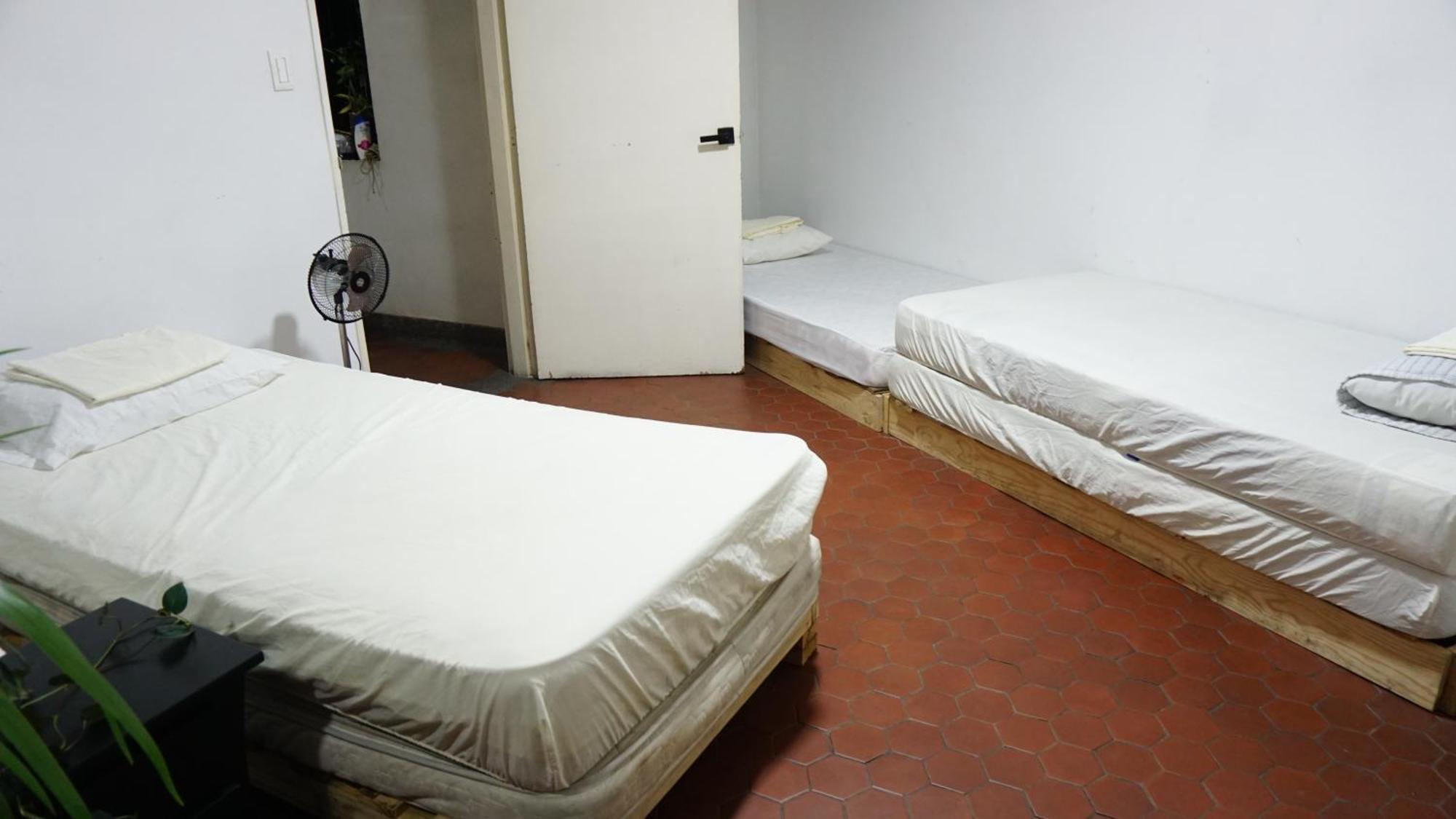 Casa Arq Hostal Кали Екстериор снимка