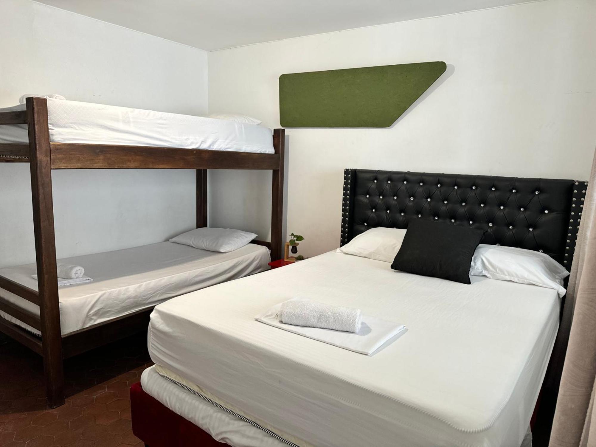Casa Arq Hostal Кали Екстериор снимка