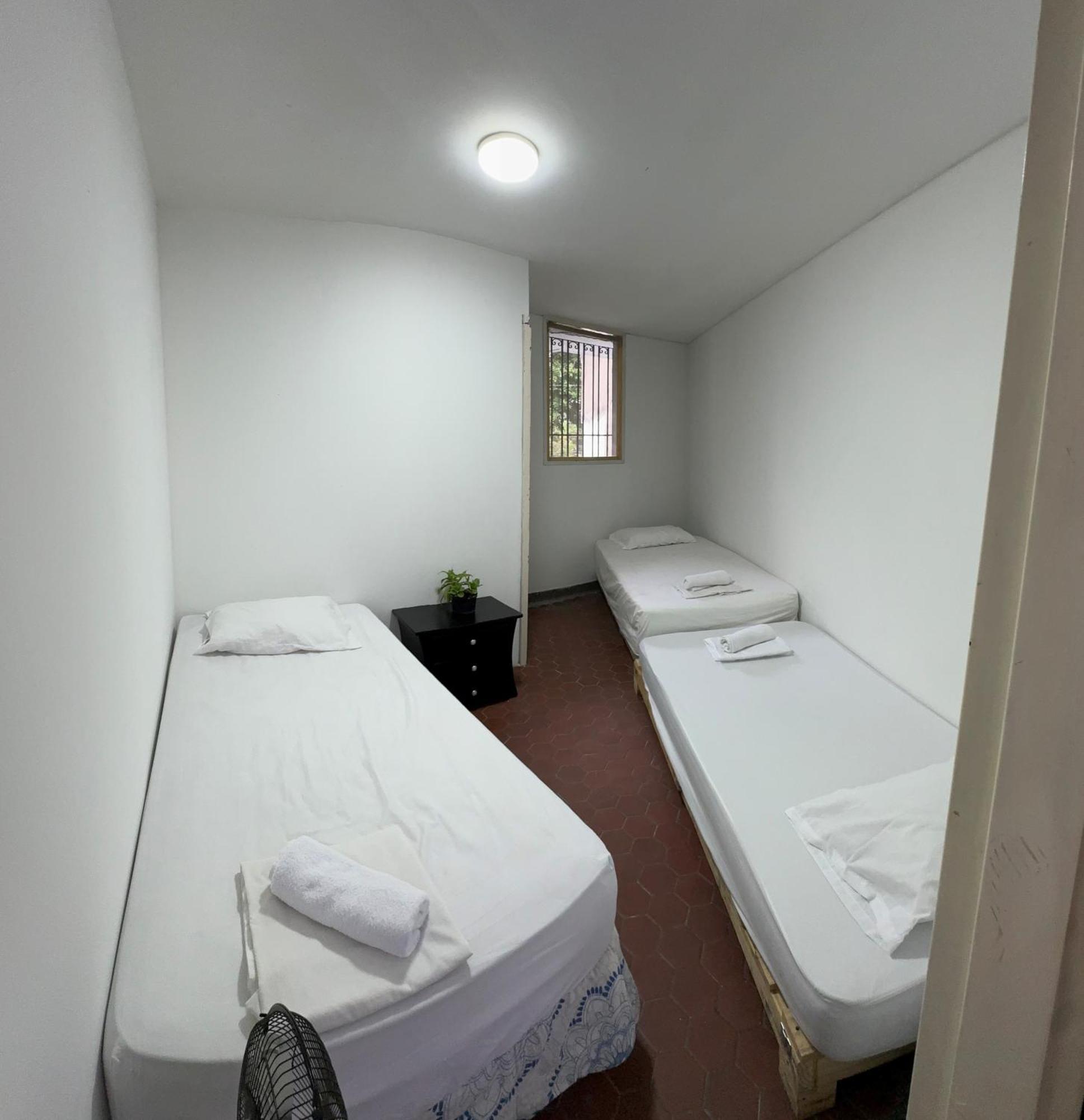 Casa Arq Hostal Кали Екстериор снимка